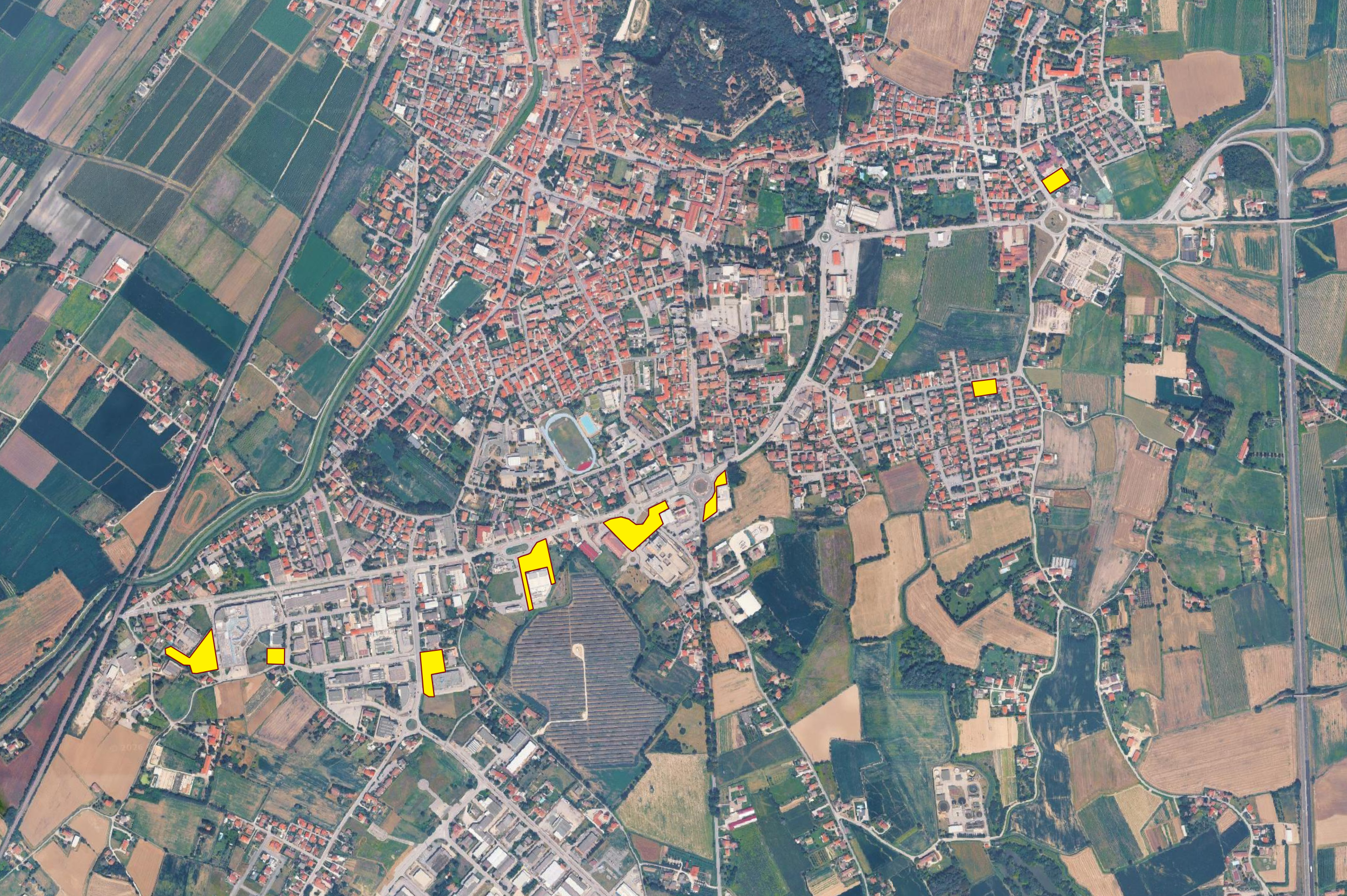 Localizzazione dei nove parcheggi analizzati lungo il corridoio commerciale di Monselice